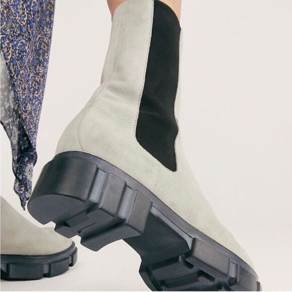 NWT Free People Brooks Chelsea Suede Chunky Sole Boots Size38.5 Gray/Brown/Taupe - Picture 12 of 14